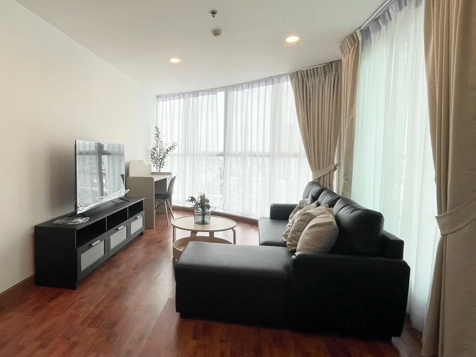 ให้เช่า Bangkok Horizon Ramkhamhaeng ห้องอยู่ชั้นสูงมาก เฟอร์นิเจอร์ครบ วิวสวย ไม่จองไม่ไ่ด้แล้ว