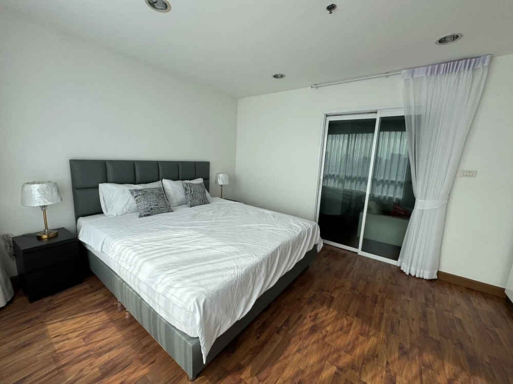 ให้เช่า Bangkok Horizon Ramkhamhaeng เฟอร์นิเจอร์ครบ วิวสวย ชั้นสูง มาแต่ตัวเข้าอยู่ได้เลย