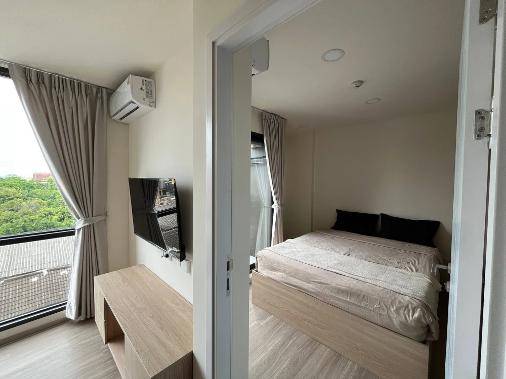 ให้เช่า Beat Sukhumvit ตึก B ชั้น 6 ใกล้ลิฟต์ บแดดเช้า มองออกไป มีวิวต้นไม้ ห้ามพลาด