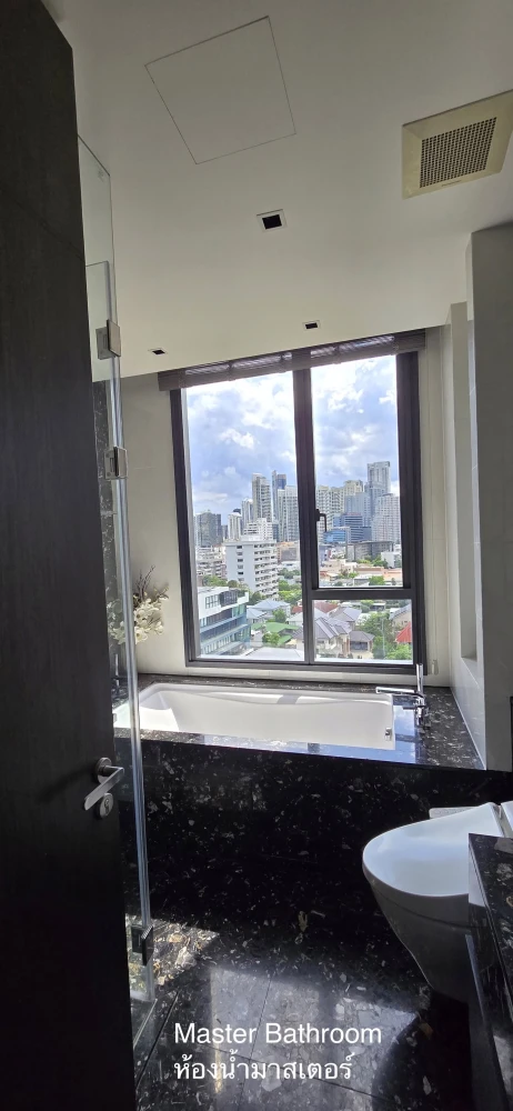 ให้เช่า Beatniq Sukhumvit 32 คุณจะได้รับทุกอย่างที่เห็นในรูป ห้องนอนทั้งสองห้องได้รับแสงธรรมชาติอย่างดี ห้ามพลาด