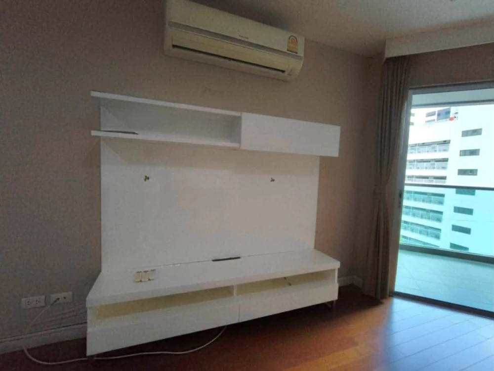 For rent: BELLE GRAND RAMA 9, a luxurious 2-bedroom, 1-bathroom condo. Spacious rooms with ample living space. Book now!