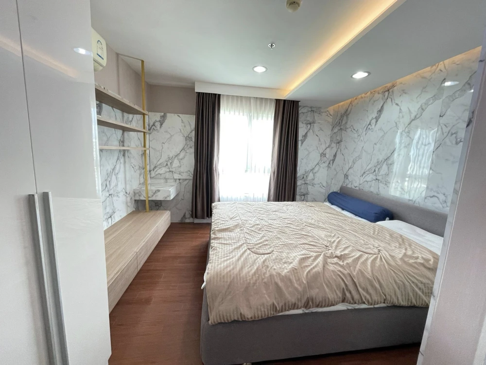 ให้เช่า Belle Grand Rama 9 ห้องกว้างพื้นที่ใช้สอยเยอะ ตกแต่งคุมโทน บิ้งอินผนังลายหินอ่อนสุดปัง จองเลย