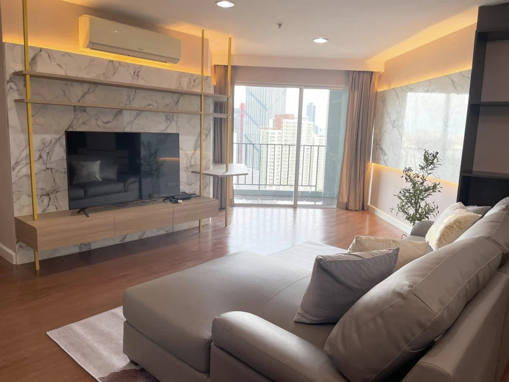 ให้เช่า Belle Grand Rama 9 ห้องกว้างพื้นที่ใช้สอยเยอะ ตกแต่งคุมโทน บิ้งอินผนังลายหินอ่อนสุดปัง จองเลย
