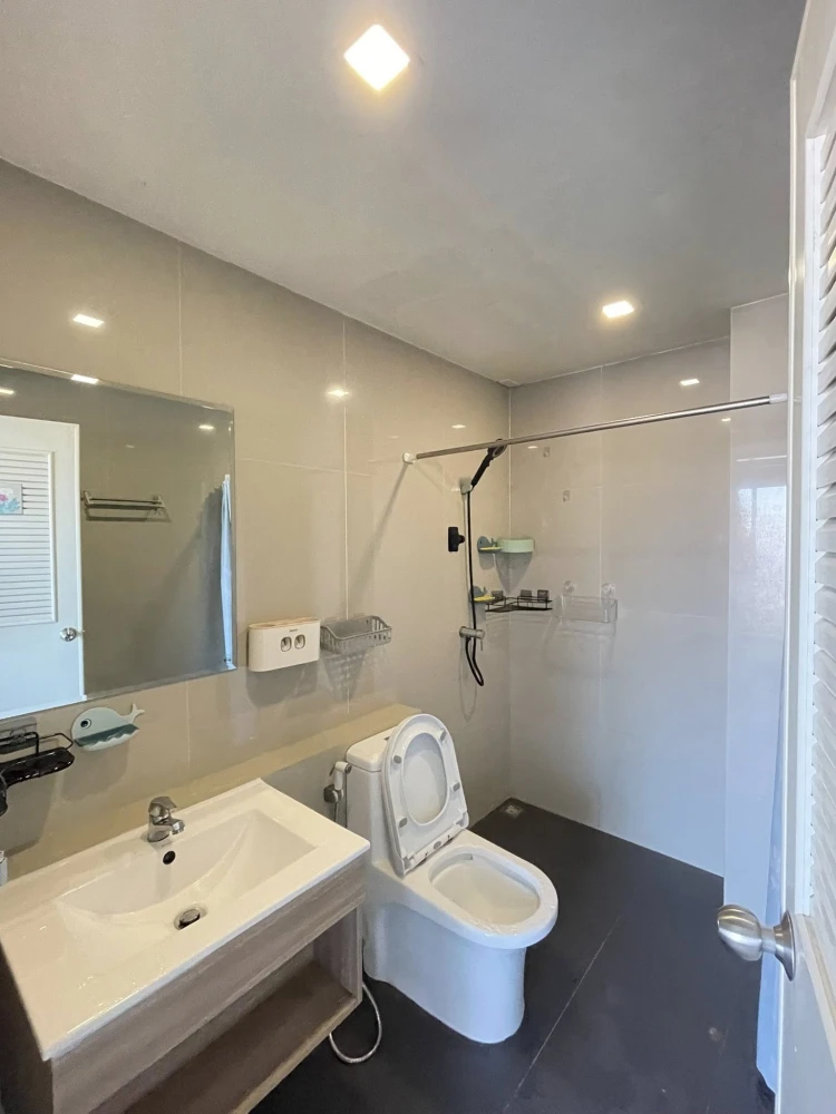 ให้เช่า Beston Condo 2 ห้องน่าอยู่ ติดวอลเปเปอร์อย่างดี เฟอร์ครบครัน หิ้วกระเป๋าเข้าอยู่ได้เลยจ้า