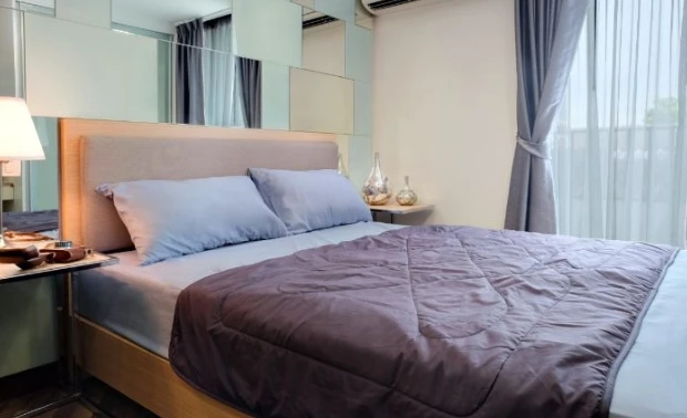 ให้เช่า Beyond Sukhumvit มาพร้อมเฟอร์และเครื่องใช้ไฟฟ้าที่ครบครัน สนใจจองเลย