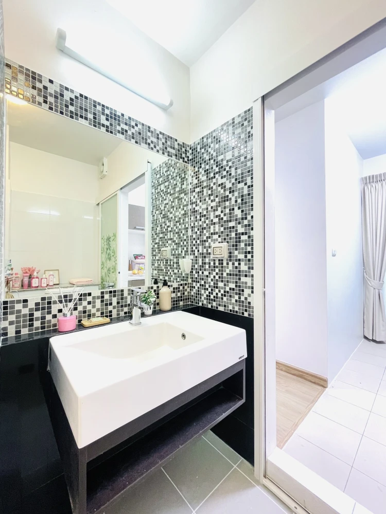 ให้เช่า Bliz Condominium Rama 9 - Hua Mak ห้องแต่งสวยคุมโทน มาพร้อมเฟอร์และสิ่งอำนวยความสะดวกครบครัน จองเลย
