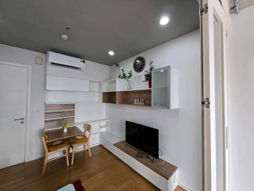 ให้เช่า Blocs 7 ห้องน่าอยู่ มาพร้อมเฟอร์นิเจอร์และเครื่องใช้ไฟฟ้าครบ จองเลย ด่วนๆ