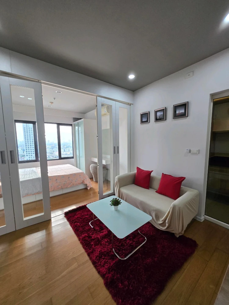 ให้เช่า Blocs 7 ห้องน่าอยู่ มาพร้อมเฟอร์นิเจอร์และเครื่องใช้ไฟฟ้าครบ จองเลย ด่วนๆ