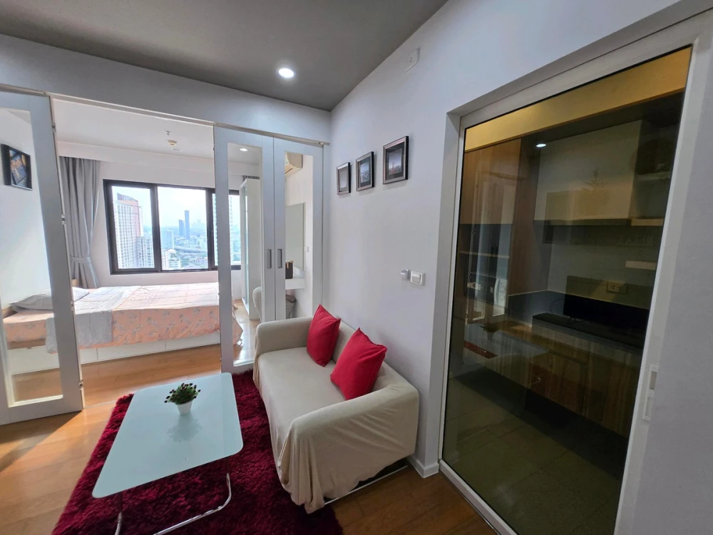 ให้เช่า Blocs 7 ห้องน่าอยู่ มาพร้อมเฟอร์นิเจอร์และเครื่องใช้ไฟฟ้าครบ จองเลย ด่วนๆ