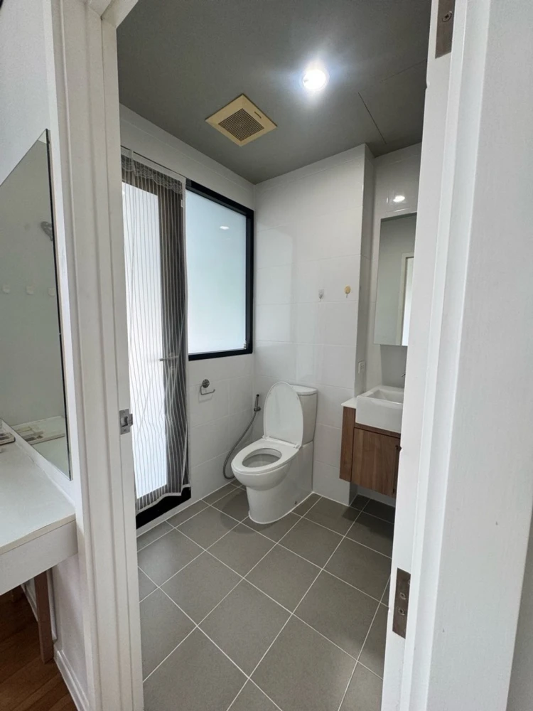 ให้เช่า Blocs 77 ชั้น 15 ห้องแต่งครบ พร้อมเข้าอยู่ สนใจจองเลย อย่ารอช้า