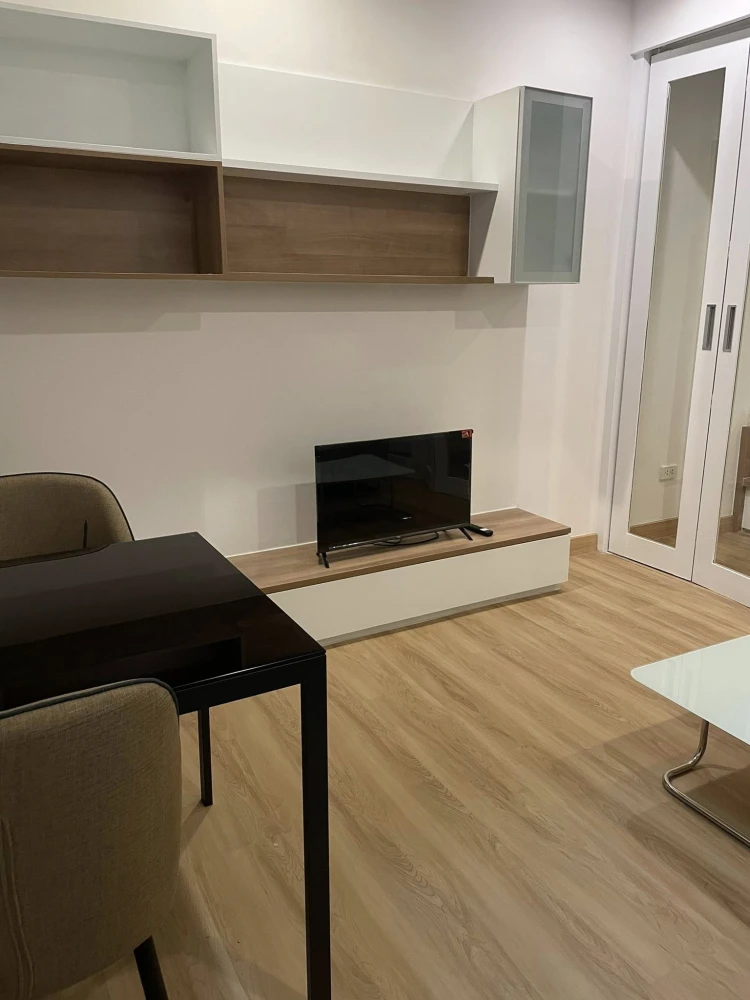 ให้เช่า Blocs 77 ห้องอยู่ชั้นสูง (ชั้น 27) ได้วิวเมืองสวยเริ่ด พร้อมเครื่องใช้ไฟฟ้า น่าจองสุดๆ