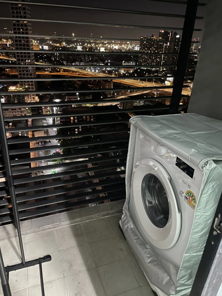 ให้เช่า Blocs 77 ห้องอยู่ชั้นสูง (ชั้น 27) ได้วิวเมืองสวยเริ่ด พร้อมเครื่องใช้ไฟฟ้า น่าจองสุดๆ