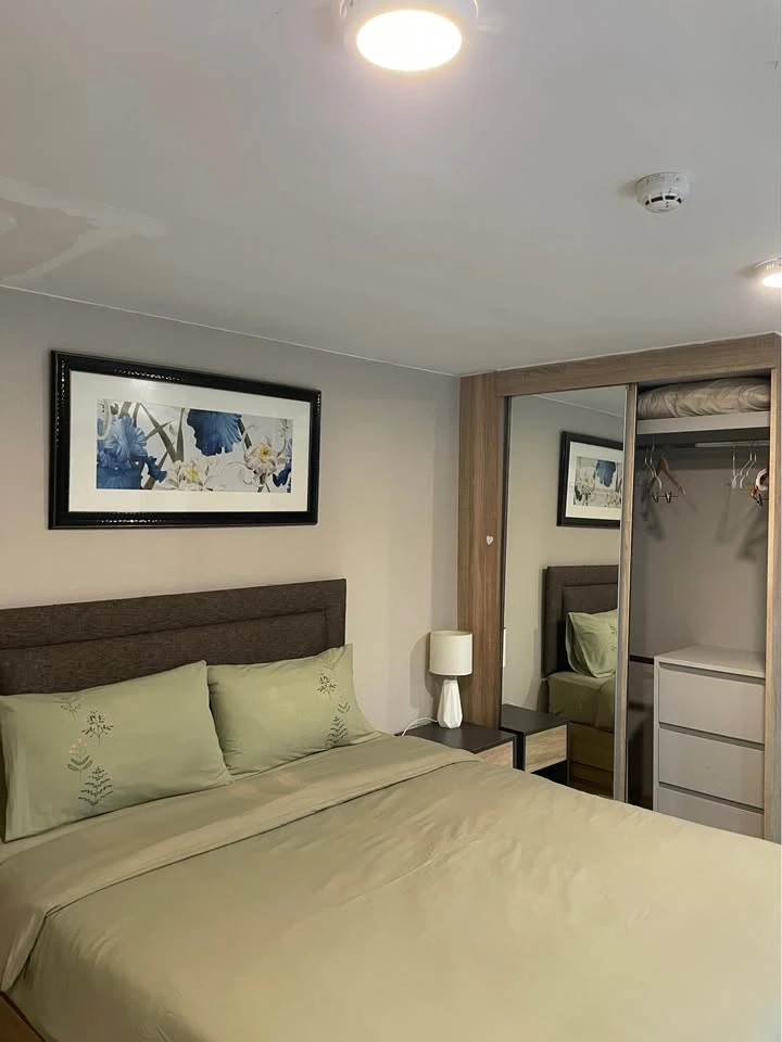ให้เช่า Blossom Condo @ Sathorn-Charoenrat ห้องพร้อมอยู่ เฟอร์พร้อม กว้างอยู่สบาย จองเลย