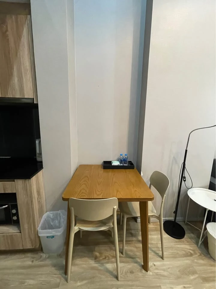 ให้เช่า Blossom Condo @ Sathorn-Charoenrat ห้องพร้อมอยู่ เฟอร์พร้อม กว้างอยู่สบาย จองเลย