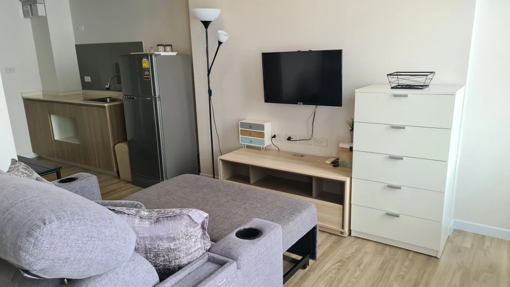 ให้เช่า Blossom Condo @Fashion ห้องน่าอยู่ เฟอร์พร้อม จองเลย