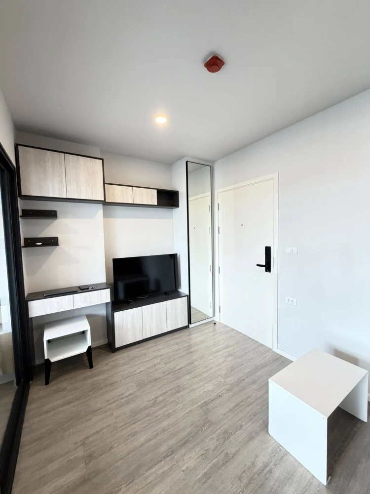 ให้เช่า Blue Sukhumvit 105 ชั้นบนสุด อากาศดี ห้องสวยตกแต่งครบ หิ้วกระเป๋าเข้าอยู่ได้เลย เฟอร์นิเจอร์และเครื่องใช้ไฟฟ้าครบ