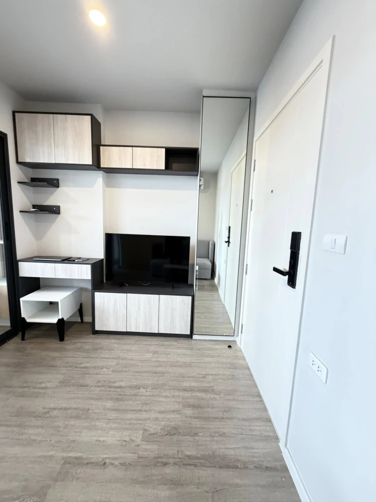 ให้เช่า Blue Sukhumvit 105 ชั้นบนสุด อากาศดี ห้องสวยตกแต่งครบ หิ้วกระเป๋าเข้าอยู่ได้เลย เฟอร์นิเจอร์และเครื่องใช้ไฟฟ้าครบ