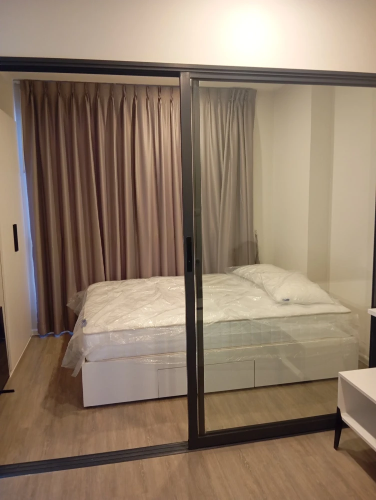 ให้เช่า Blue Sukhumvit 105 ห้องมุมให้ความเป็นส่วนตัว มาพร้อมเฟอร์และเครื่องใช้ไฟฟ้าครบครัน หิ้วกระเป๋าเข้าอยู่ได้เลยจ้า