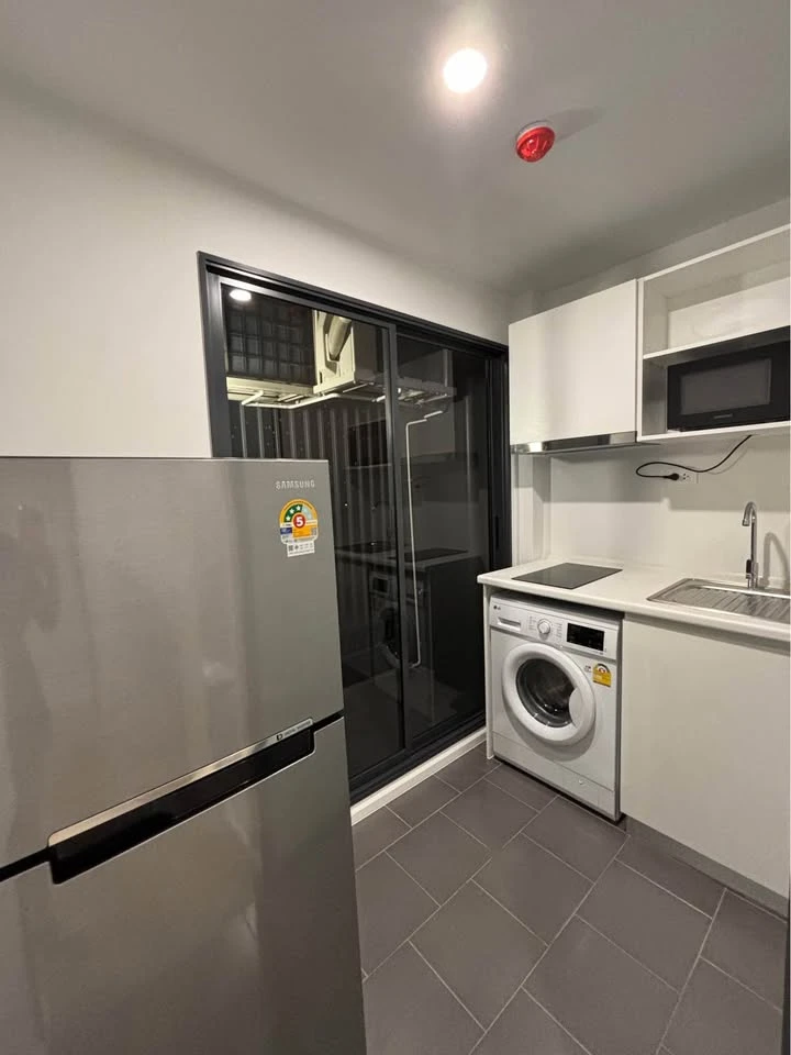 ให้เช่า Blue Sukhumvit 89 ห้องกั้นแยหอย่างดี ราคาอย่างโดน ลากกระเป๋าใบเดียวเข้าอยู่ได้เลย