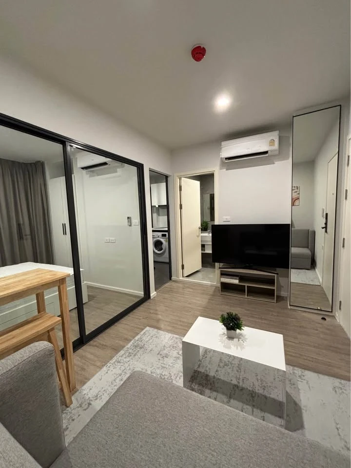 ให้เช่า Blue Sukhumvit 89 ห้องกั้นแยหอย่างดี ราคาอย่างโดน ลากกระเป๋าใบเดียวเข้าอยู่ได้เลย