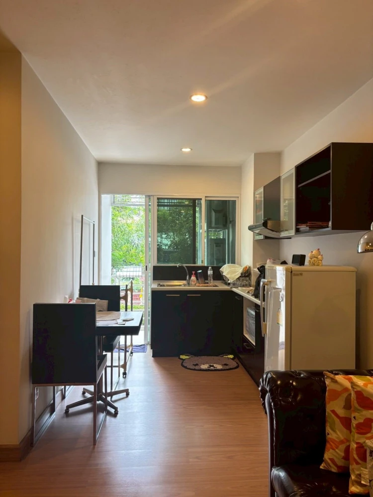 ให้เช่า  Bridge Phaholyothin 37 ห้องกว้างอยู่สบาย เฟอร์พร้อม มาแต่ตัวเข้าอยู่ได้เลย!!!