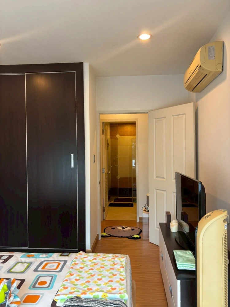 ให้เช่า  Bridge Phaholyothin 37 ห้องกว้างอยู่สบาย เฟอร์พร้อม มาแต่ตัวเข้าอยู่ได้เลย!!!