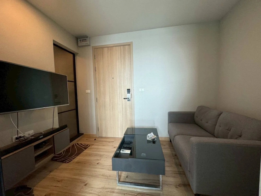 ขาย Brix Condominium ห้องพร้อมอยู่ เฟอร์พร้อม ชั้นสูงลมดี รีบจองเลย