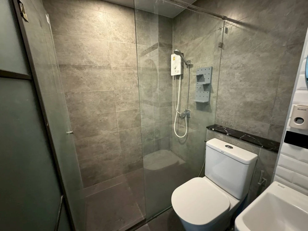 ขาย Brix Condominium ห้องพร้อมอยู่ เฟอร์พร้อม ชั้นสูงลมดี รีบจองเลย