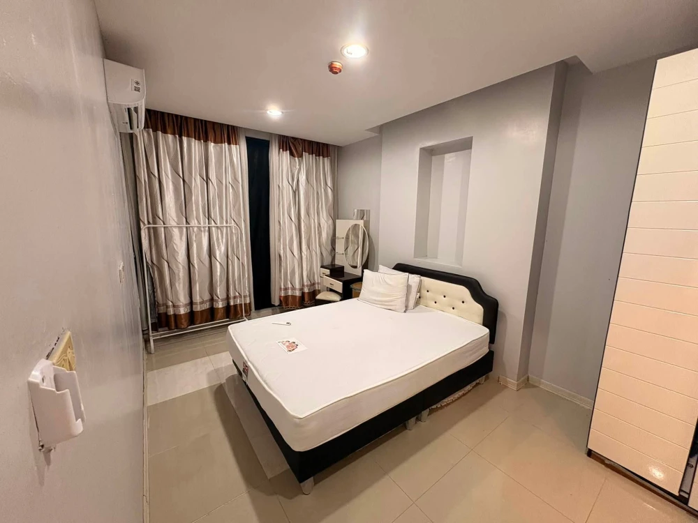 ให้เช่า CC Condominium 1 (พัทยากลาง) ห้องพร้อมอยู่ จัดสรรพื้นที่เป็นสัดส่วน มีระเบียง พร้อมพื้นที่ตากผ้า รีบจองเลย
