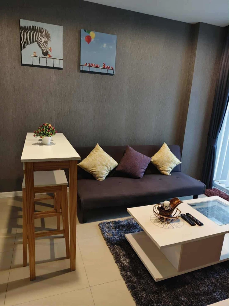 ให้เช่า CC Condominium 1 ห้องน่าอยู่ ทำเลดี ตกแต่งคุมโทน มาพร้อมเครื่องซักผ้า ในราคาสุดคุ้ม จองเลย
