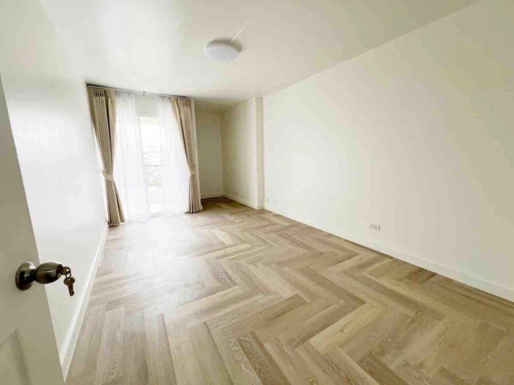 ให้เช่า Champs Elysees Tiwanon ห้องน่าอยู่ ชั้นไม่สูงมาก กว้างขวาง ราคาสบายกระเป๋า จองเลย