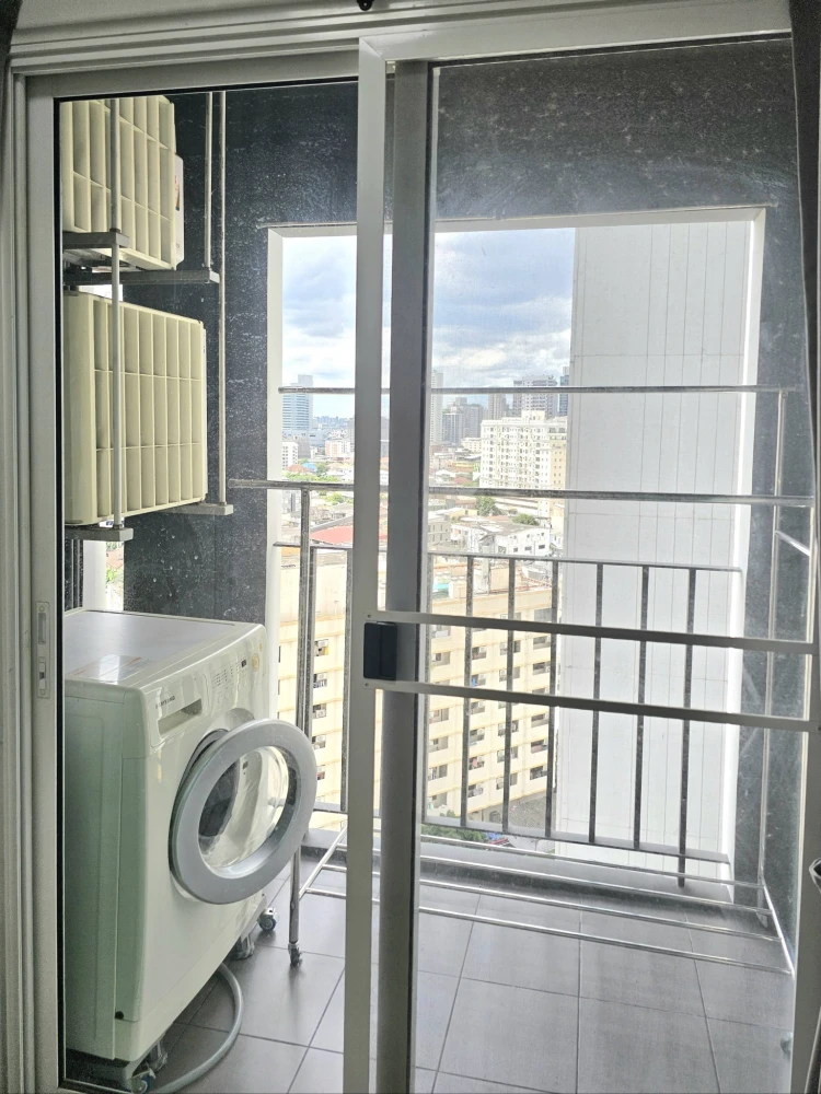 ให้เช่า Chapter One Eco Ratchada-Huai Khwang 1 ห้องนอน 1 ห้องน้ำ ทำเลดี เฟอร์นิเจอร์ครบครัน หิ้วกระเป๋าเข้าอยู่ได้เลยจ้า