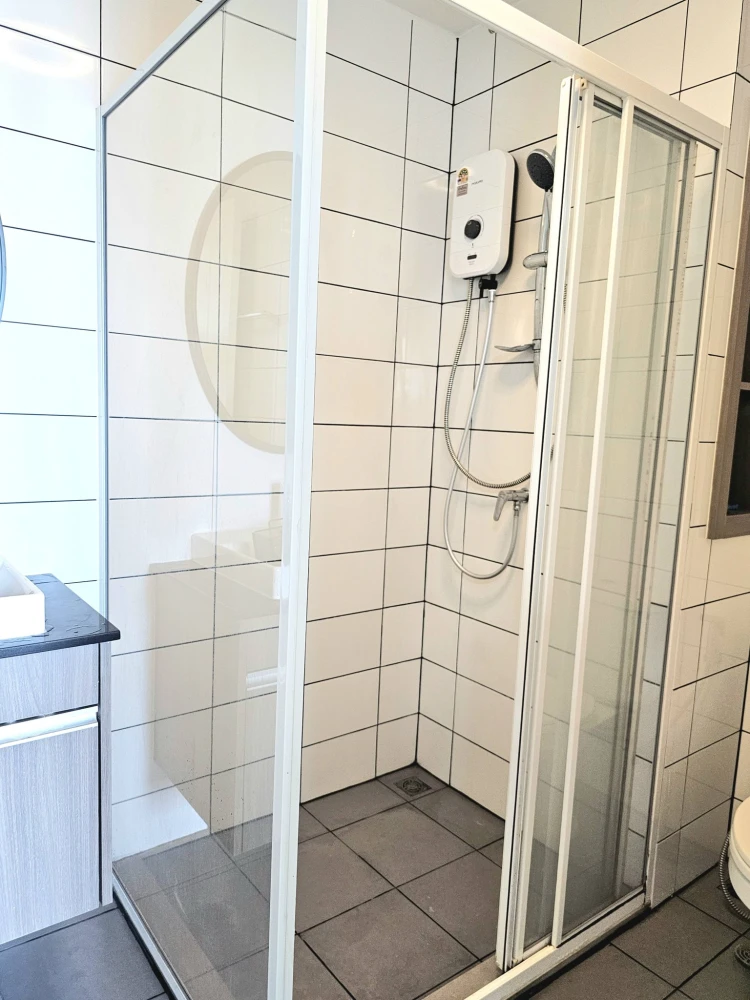 ให้เช่า Chapter One Eco Ratchada-Huai Khwang 1 ห้องนอน 1 ห้องน้ำ ทำเลดี เฟอร์นิเจอร์ครบครัน หิ้วกระเป๋าเข้าอยู่ได้เลยจ้า