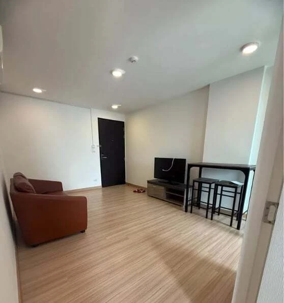 ให้เช่า Chateau In Town Pinklao ห้องน่าอยู่ ชั้น 5 มาพร้อมเฟอร์นิเจอร์และสิ่งอำนวยความสะดวกครบครัน จองเลย