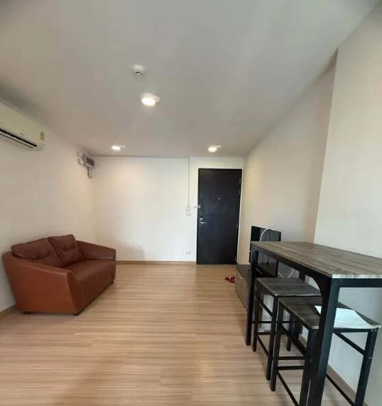 ให้เช่า Chateau In Town Pinklao ห้องน่าอยู่ ชั้น 5 มาพร้อมเฟอร์นิเจอร์และสิ่งอำนวยความสะดวกครบครัน จองเลย