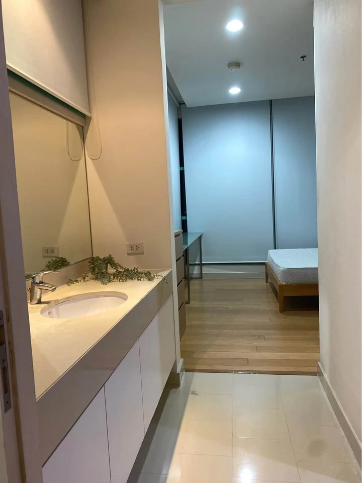 ให้เช่า Chatrium Riverside ห้องใหญ่มาก พื้นที่กว้างขวางสุดๆ อยู่ชั้นสูงรับลมดีเวอร์ ต้องจอง