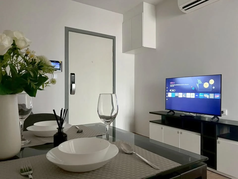 ให้เช่า Chewathai Pinklao 1 ห้องนอน 1 ห้องน้ำ ตกแต่งคุมโทน มาพร้อมเฟอร์ครบครัน จองด่วน