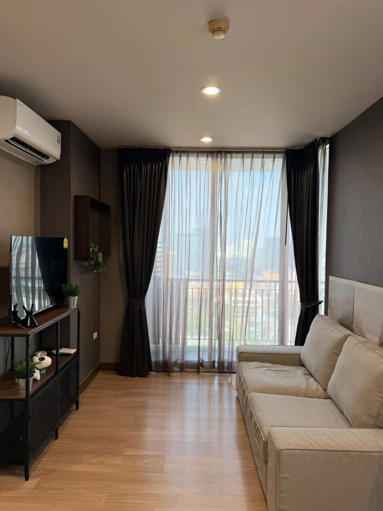 ให้เช่า Chewathai Ramkhamhaeng ห้องกว้างพื้นที่ใช้สอยเยอะ เฟอร์นิเจอร์ครบครัน หิ้วกระเป๋าเข้าอยู่ได้เลยจ้า