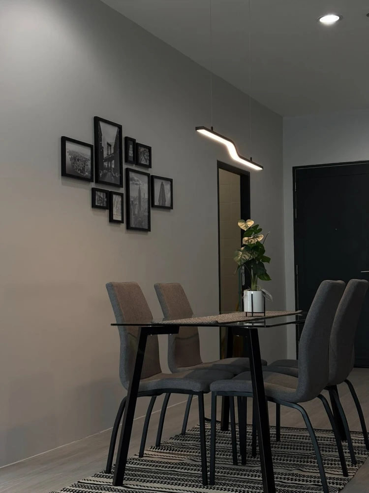 ให้เช่า Chewathai Ratchaprarop พื้นที่กว้างขวาง เพดานสูง 280 ซม. วิวเมืองแบบพาโนรามาที่ไม่มีสิ่งกีดขวาง  ไม่มีตึกใดๆ มาบดบังทัศนียภาพ ห้ามพลาด