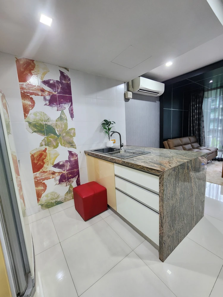 ให้เช่า Condo Apus ห้องกว้างพื้นที่ใช้สอยเยอะ ติดวอลเปเปอร์ลายสวย ทำเลดี ดีแบบนี้ห้ามพลาด