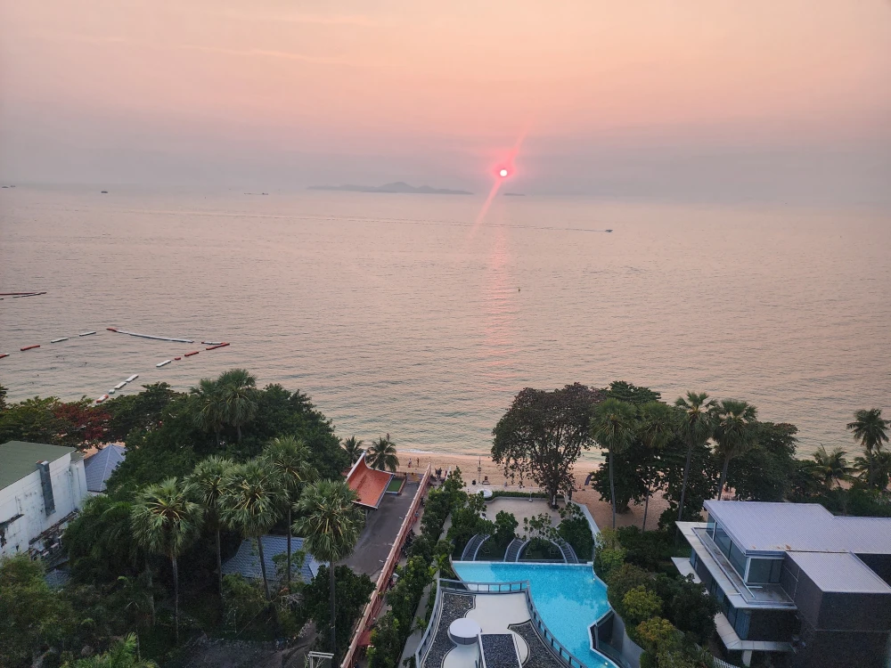 ให้เช่า Condo AROM WONGAMAT ห้องน่าอยู่ วิวทะเล รีบจองเลย อย่าพลาด
