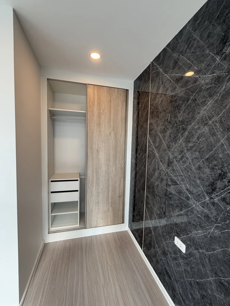 ให้เช่า Condo DENIM Jatujak ห้องกว้างขวาง มาพร้อมพื้นที่ใช้สอย เฟอร์ เครื่องใช้ไฟฟ้าครบ ลากกระเป๋าเข้าอยู่ได้เลย
