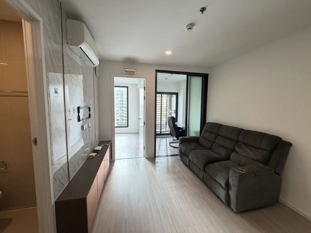ให้เช่า Condo DENIM Jatujak ห้องกว้างขวาง มาพร้อมพื้นที่ใช้สอย เฟอร์ เครื่องใช้ไฟฟ้าครบ ลากกระเป๋าเข้าอยู่ได้เลย