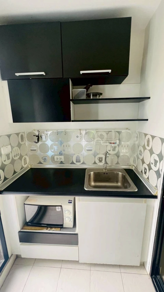 ให้เช่า Condo Lib ลาดพร้าว 20 ห้องพร้อมอยู่ เฟอร์ เครื่อใช้ไฟฟ้าครบ ราคไม่แรง ลากกระเป๋าเข้าอยู่ได้เลย