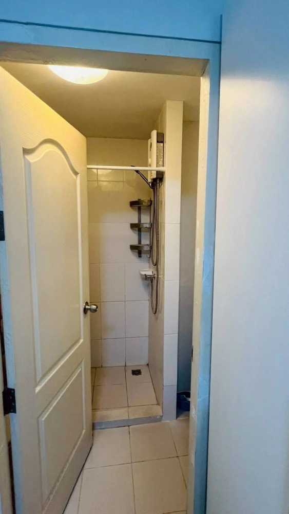 ให้เช่า Condo Lib ลาดพร้าว 20 ห้องพร้อมอยู่ เฟอร์ เครื่อใช้ไฟฟ้าครบ ราคไม่แรง ลากกระเป๋าเข้าอยู่ได้เลย