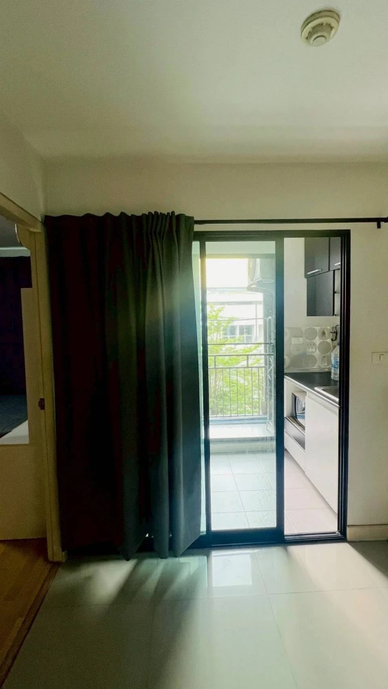 ให้เช่า Condo Lib ลาดพร้าว 20 ห้องพร้อมอยู่ เฟอร์ เครื่อใช้ไฟฟ้าครบ ราคไม่แรง ลากกระเป๋าเข้าอยู่ได้เลย