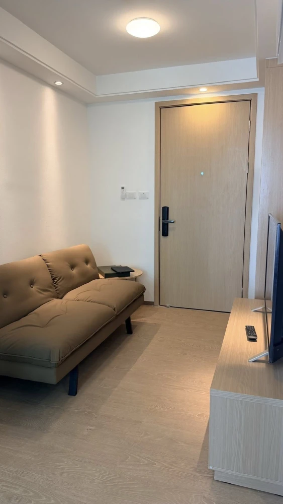 ให้เช่า Condo Regal Srinakarin 40 ห้องน่าอยู่ เฟอร์พร้อม + เครื่องใช้ไฟฟ้า ครบ จองเลยก่อนพลาด+++