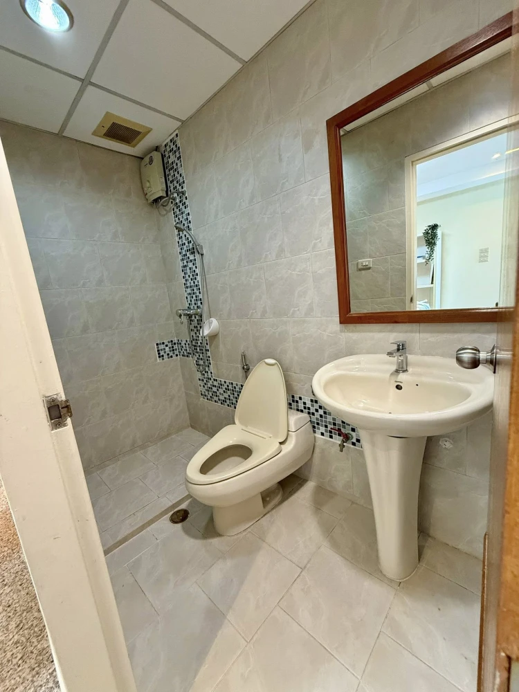 ให้เช่า Condo Top View Tower Sukhumvit 59 ห้องกว้างพื้นที่ใช้สอยเยอะ ตกแต่งคุมโทน เห็นวิวแม่น้ำสวย จองด่วน