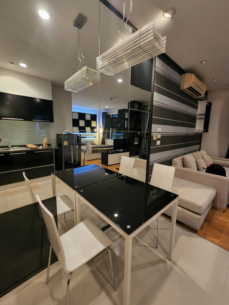 ให้เช่า condo Villa Sathorn ชั้นสูง วิวแม่น้ำ ห้องตกแต่งสวยครบน่าอยู่มาก สนใจรีบจองเลย ห้ามพลาดน้า