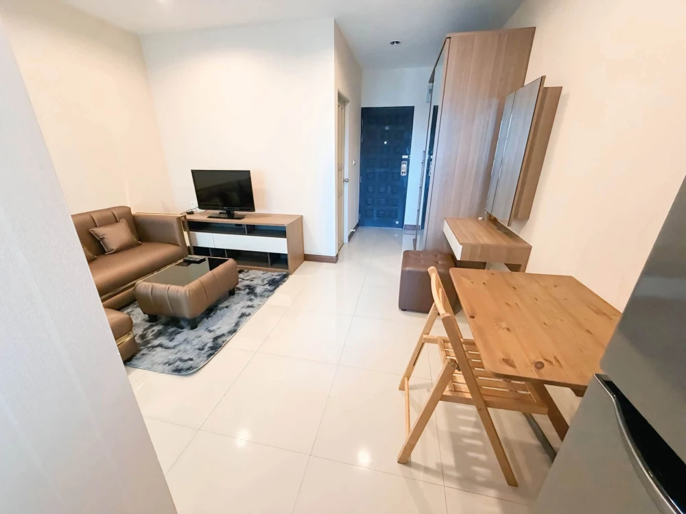 ให้เช่า Country Ville Resort Condominium ห้องน่าอยู่ มาพร้อมเฟอร์นิเจอร์ครบครัน หิ้วกระเป๋าเข้าอยู่ได้เลยจ้า